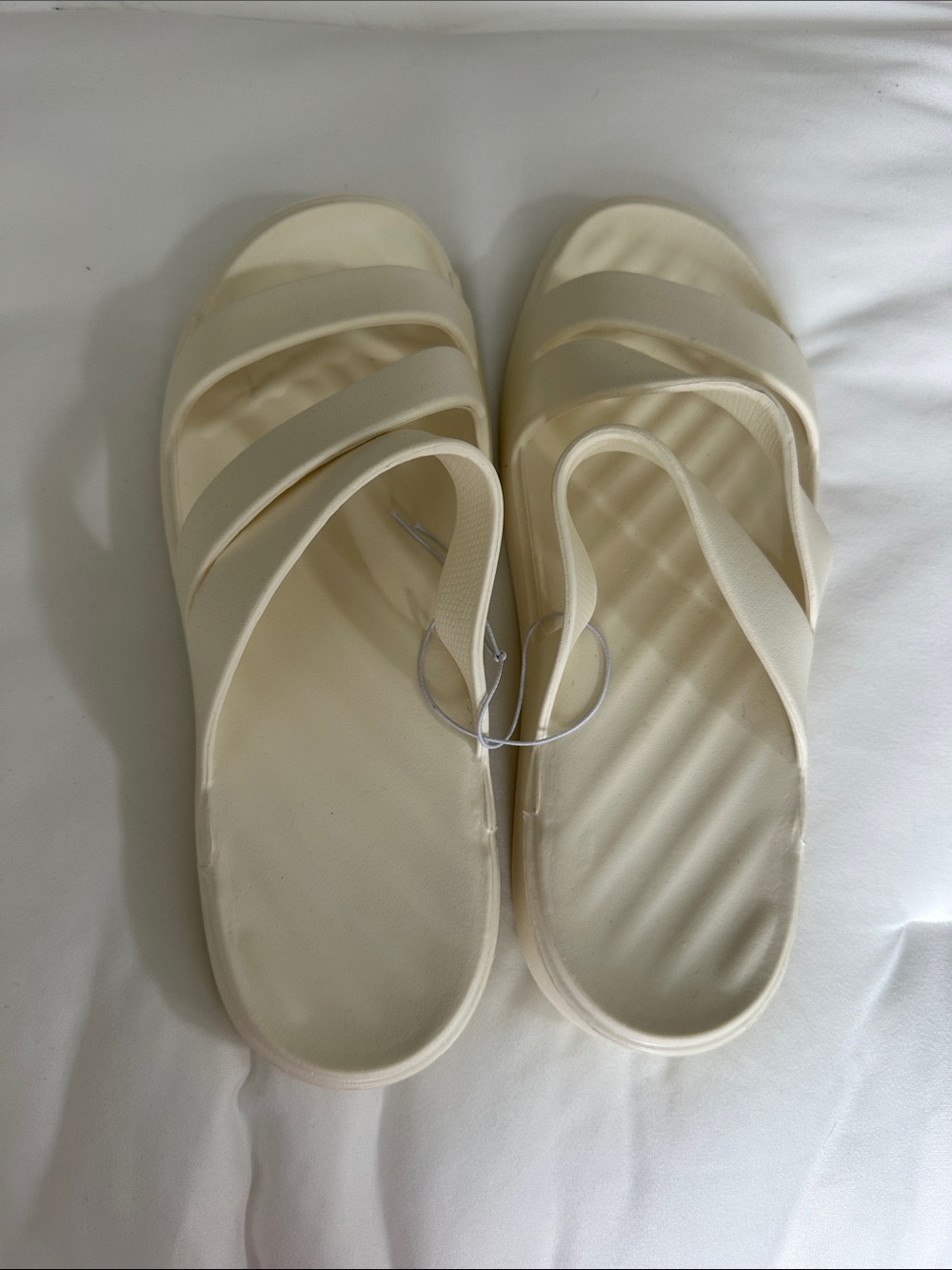 Casual Croc-style Women's Cream Slide Sandals